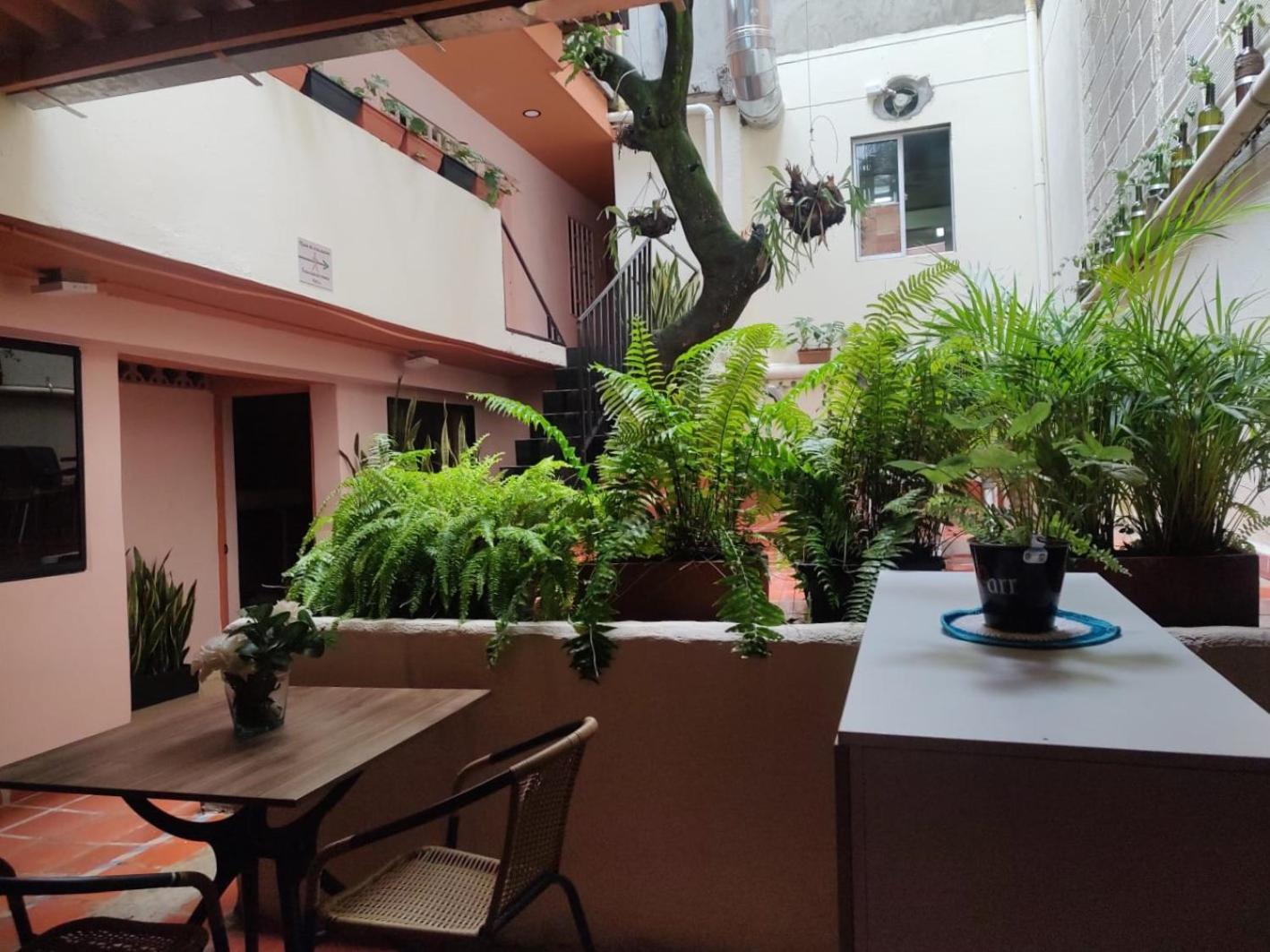 Hostal Casa Primavera Medellín Esterno foto