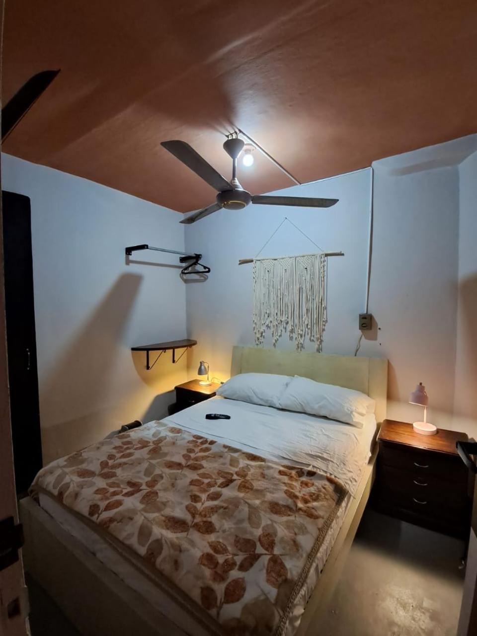 Hostal Casa Primavera Medellín Esterno foto