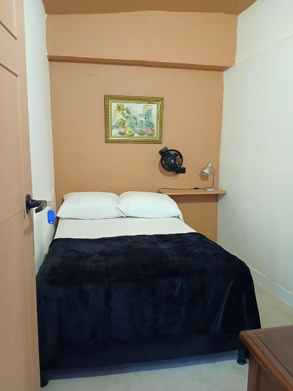 Hostal Casa Primavera Medellín Esterno foto